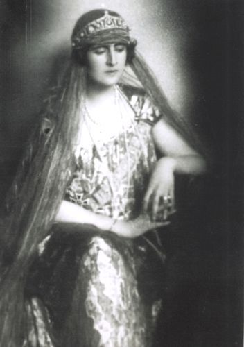 Omnia Regina Elisabeta
