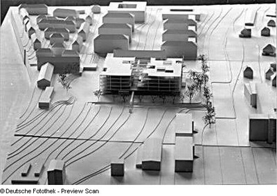 Dresden. Realisierungswettbewerb Neubau SLUB (04.1996), Teilnehmer Nr. 17. Modell