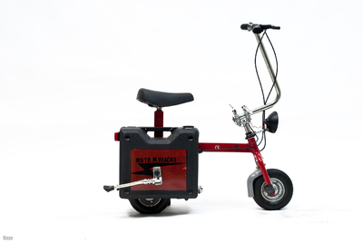 "Leteči kovček" - električni zložljivi mini skuter s kolesi 200 mm