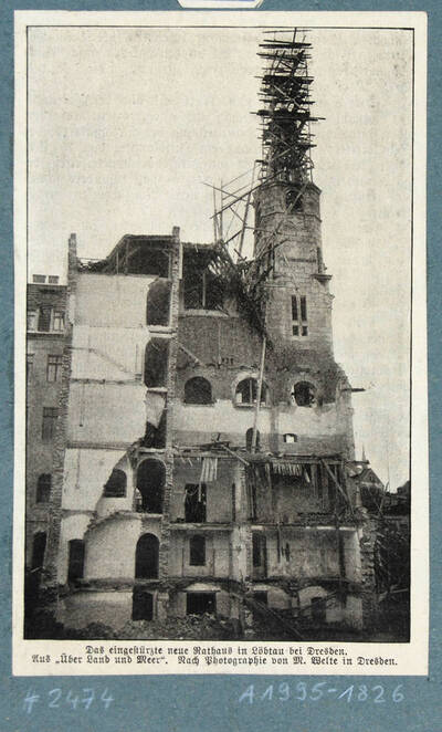 Das während des Hochwassers am 30./31. 7. 1897 zerstörte, noch im Bau befindliche Rathaus in Löbtau (Dresden)