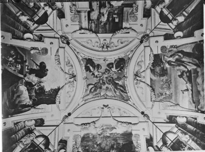 ceiling image