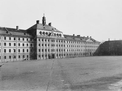 Maxkaserne, Marsfeld