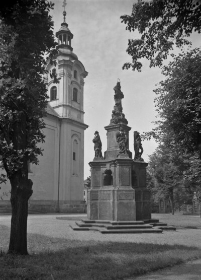 Plague column