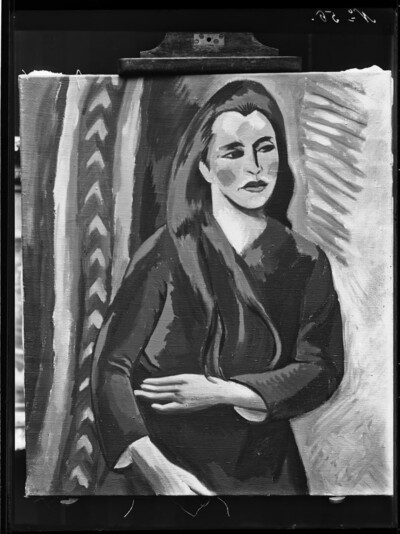 Girl with open hair