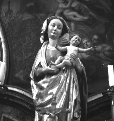 Statue