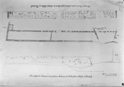 Die Schlossruine von Doblen: Die äußere und innere Mauer des späteren Anbaus