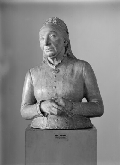 Bust Marie Fiedler (1819-1901), mother of art theorist Konrad Fiedler