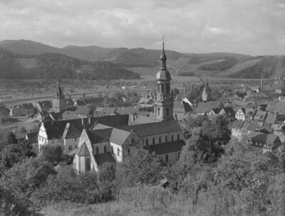 Katholische Stadtpfarrkirche Sankt Maria & Ehemalige Benediktiner-Klosterkirche