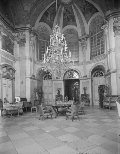 ceiling image