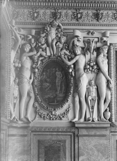 Alexander and Timoklea as prisoners