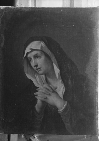 Praying Mary