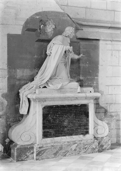 Headstone of Cardinal Forbin de Janson (+ 1713)