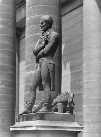 Memorial to the doctor Marie François Xavier Bichat