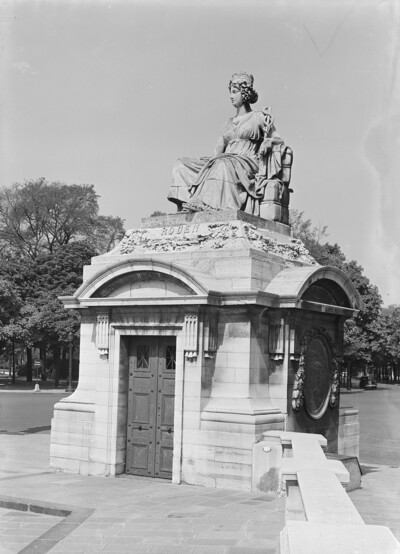 Pavilion statue