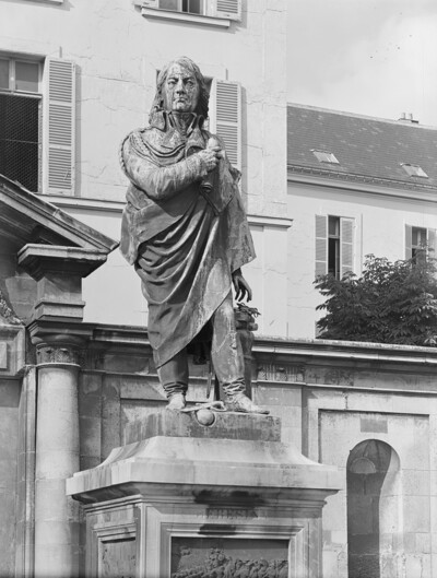 Memorial to the surgeon Larrey