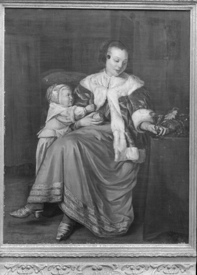 Mother with child and wine glass