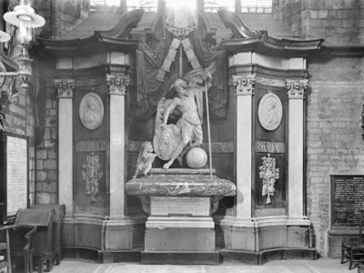 Grabmal des Fernand Roose (+ 1673)?