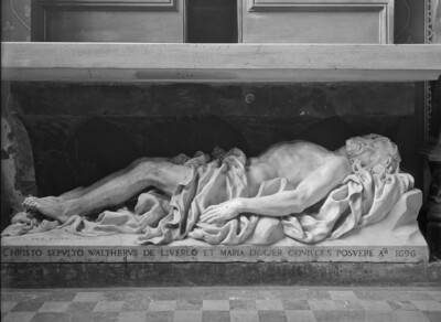 Christ in the grave