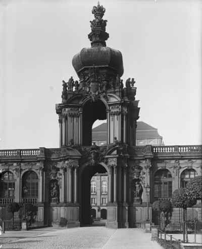 crown gate