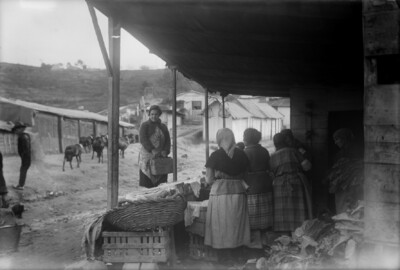 Gemüseladen in einem Armenviertel von Barcelona