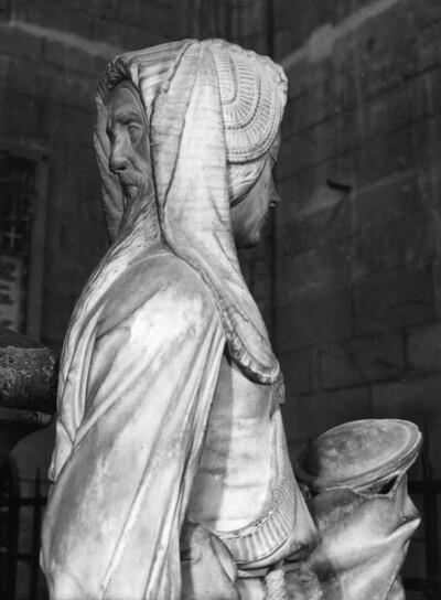 Headstone of Duke Franz II and his wife Margarethe von Foix: JanusköpGraPrudentia