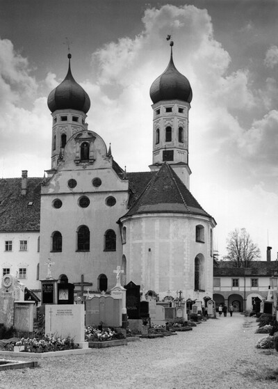 Katholische Pfarrkirche Sankt Benedikt & Ehemalige Benediktinerklosterkirche