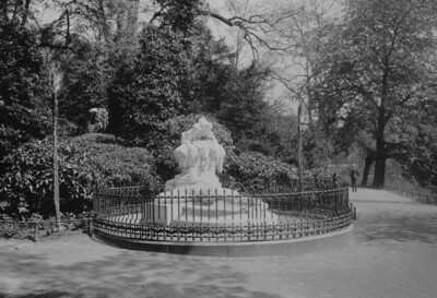 Märchenbrunnen