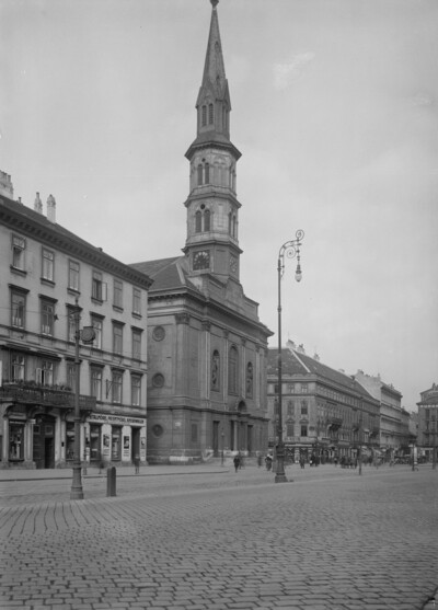 Pfarrkirche Sankt Johann Nepomuk