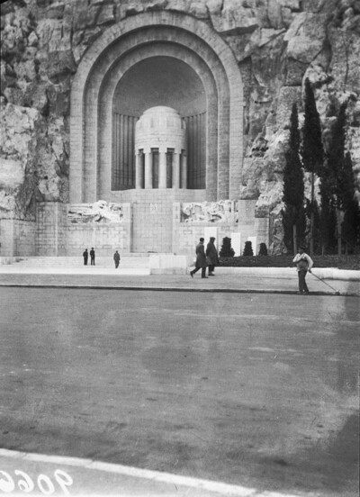 Monument aux morts de Mona-Capeù/Memorial to the Fallen of the First World War
