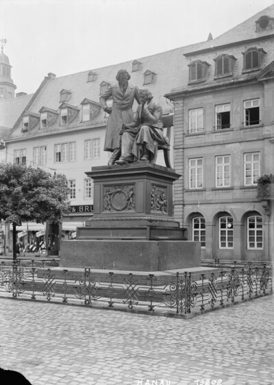 Brüder Grimm-Denkmal