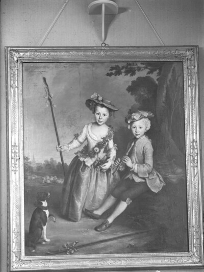 Grandchildren of the merchant A. Daum