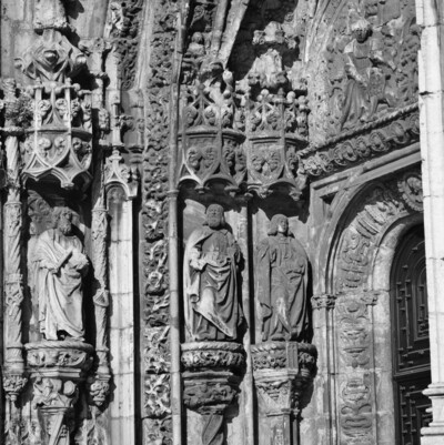 Zwei Bischofsfiguren (?)
