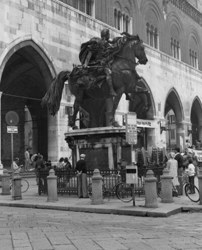 Equestrian statue of Alessandro Farnese