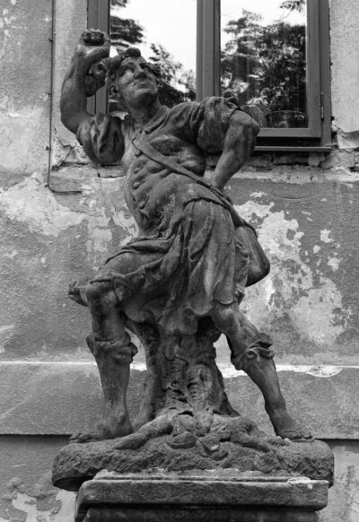 Statue
