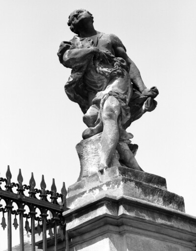 Statue on a pillar of the gate