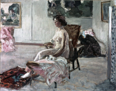 Nude sitting woman