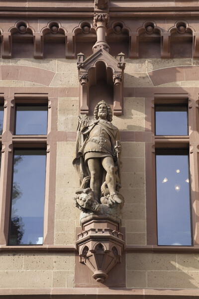 Siegfried with the defeated dragon