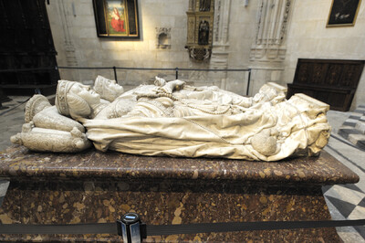 Sarcophagus of the donors Pedro Fernández de Velasco (d. 1492) and Mencía de Mendoza y Figueroa