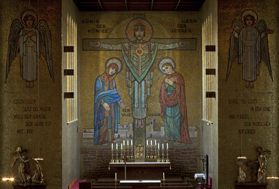 Christ-König-Mosaik mit Engeln