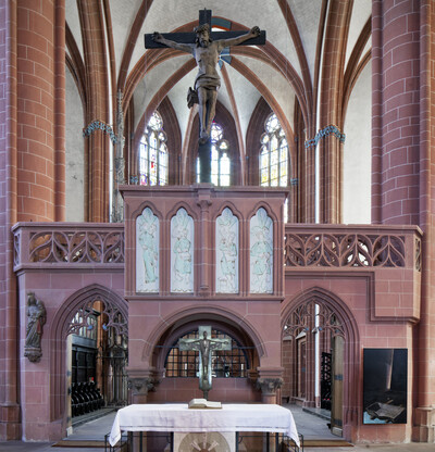 Pulpit and cabinet operator