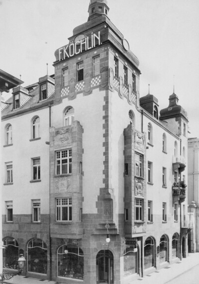 Wohn- und Geschäftshaus