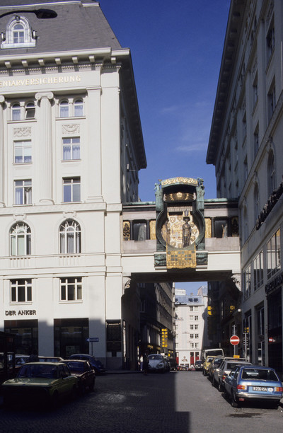 Anchor clock