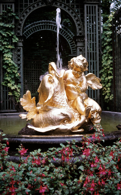 Delphinbrunnen