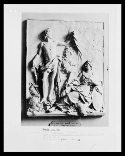 Apoll shows France the bust of Louis XIV.