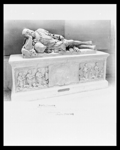 Headstone of the chamberlain Jean III d 'Humiéres, d. 1550