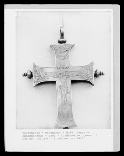 Kreuzanhänger