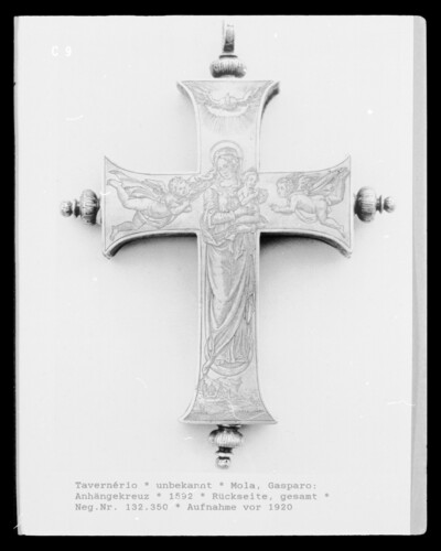 Kreuzanhänger
