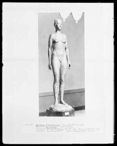 Stehende Frau
