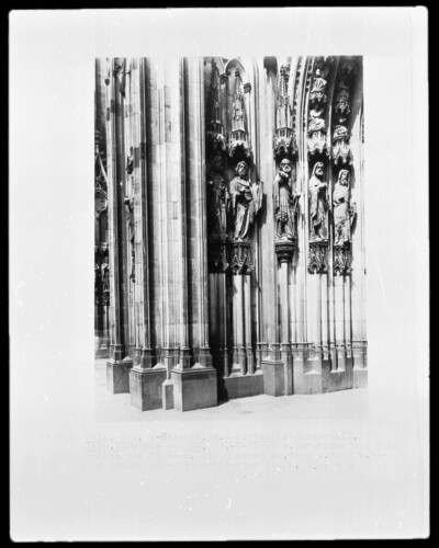 From inside to outside: Peter, Andreas, Jakobus major, Judas Thaddäus, Thomas, Matthew, Simon