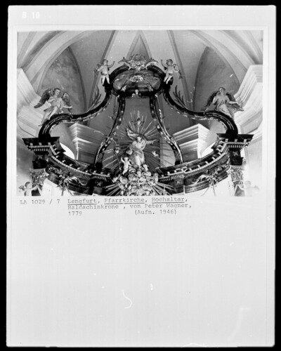 Canopy crown with baptism of Christ